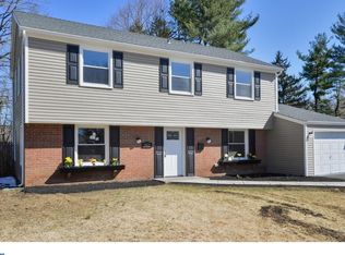 162 Millbrook Dr, Willingboro, NJ 08046