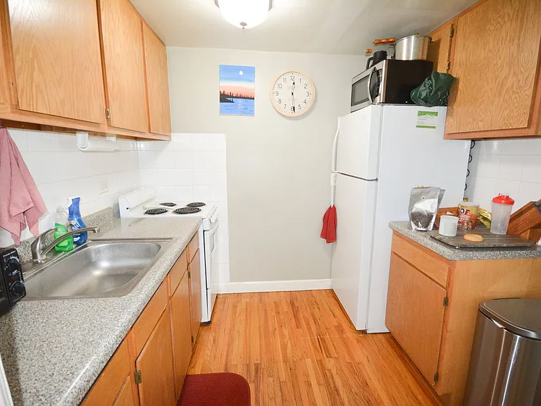117 12th Ave NW — Photo 4