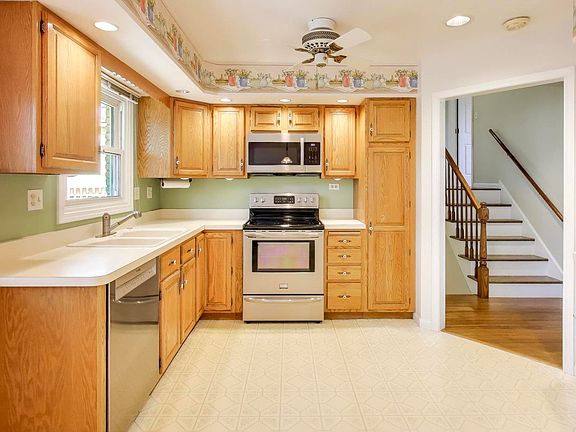 5th image of 230 Shannon Ct