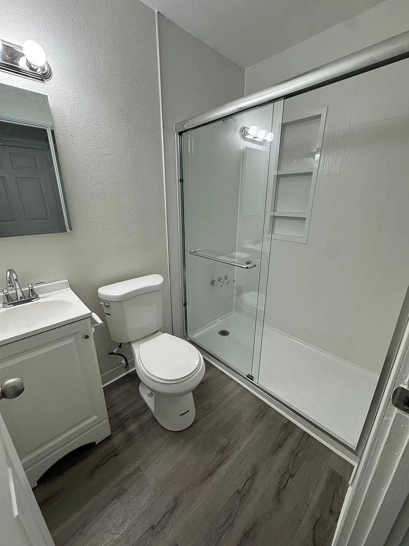 7800-7820 Brentwood Drive — Photo 2