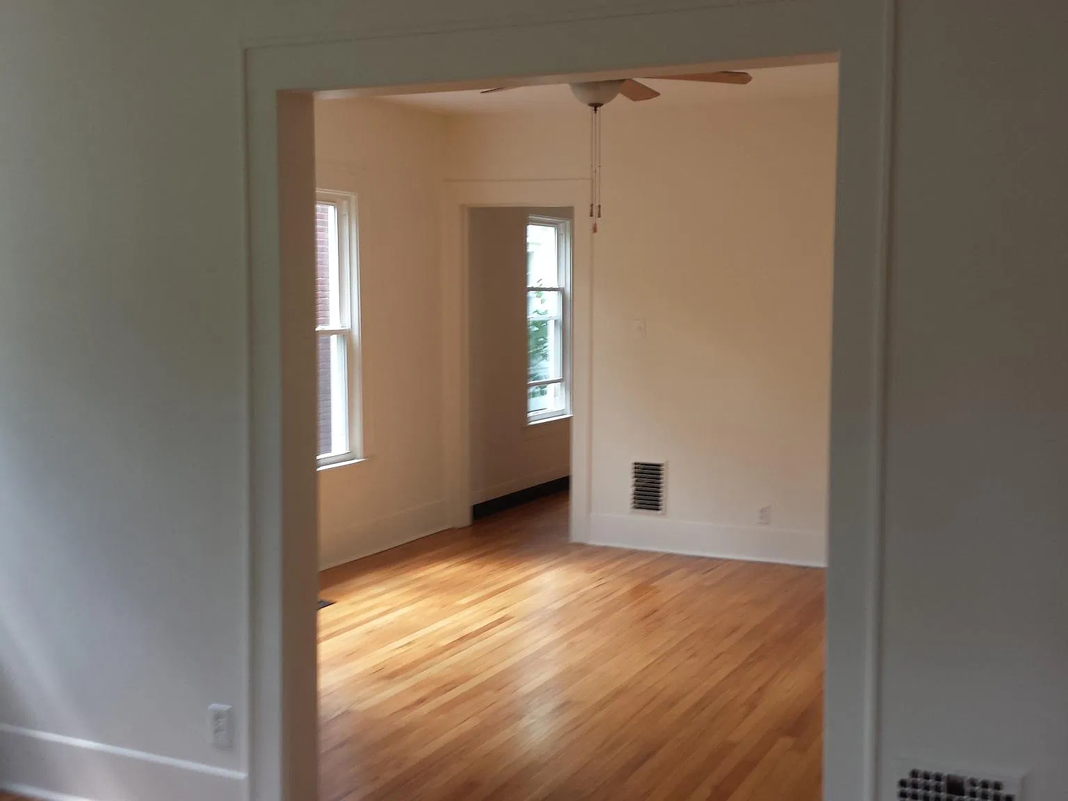 3 bed, 1375 sqft, $1,600 — Photo 2