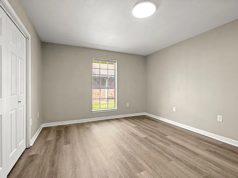 12027 Roddy Rd — Photo 5