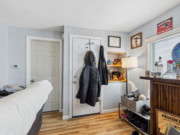 manchester-new-hampshire-95345048 picture