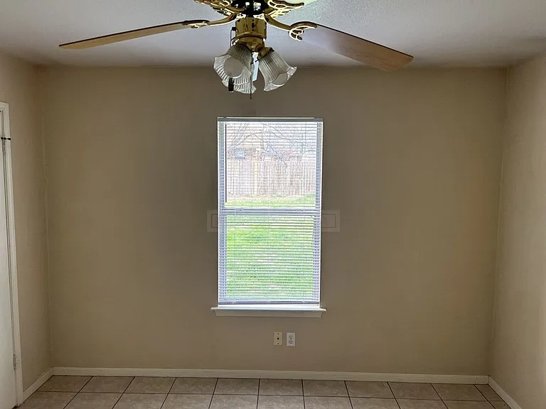 1905 Windward Dr — Photo 14