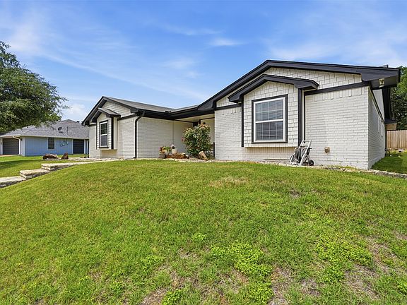 3rd image of 6514 Circo Dr