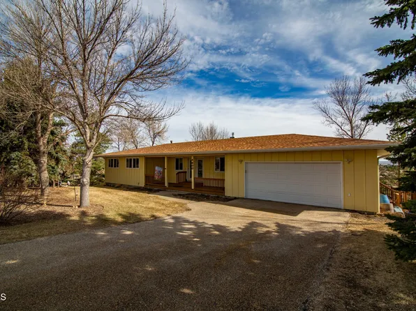 4600 Highland Rd NW, Mandan, ND 58554