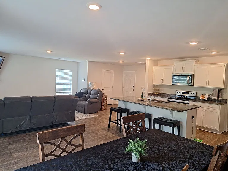 205 Dunham Rd — Photo 7