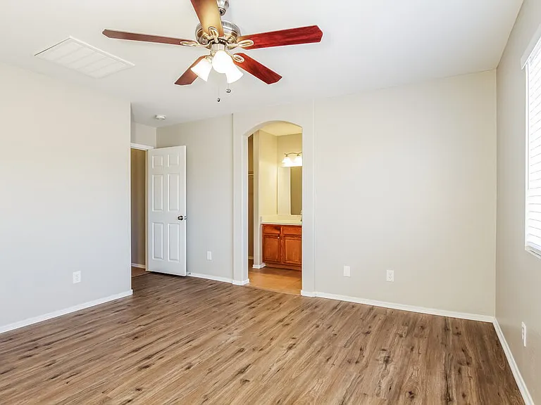 1840 S 106th Ln — Photo 11