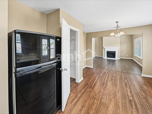 4th image of 8923 Wild Rose Ln