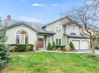 420 Flock Ave, Naperville, IL 60565