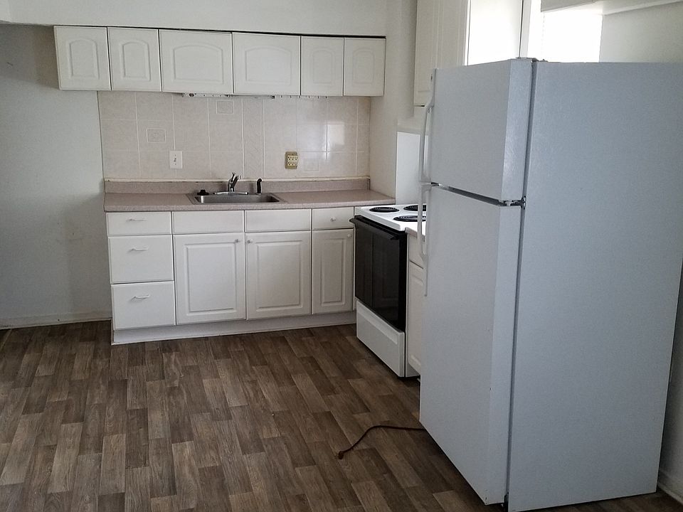 2nd image of 1508 Elmtree St #2