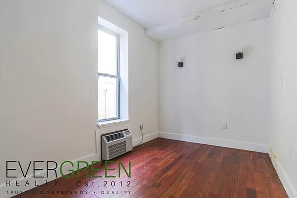 Rented by Evergreen Apartments BK | media 29