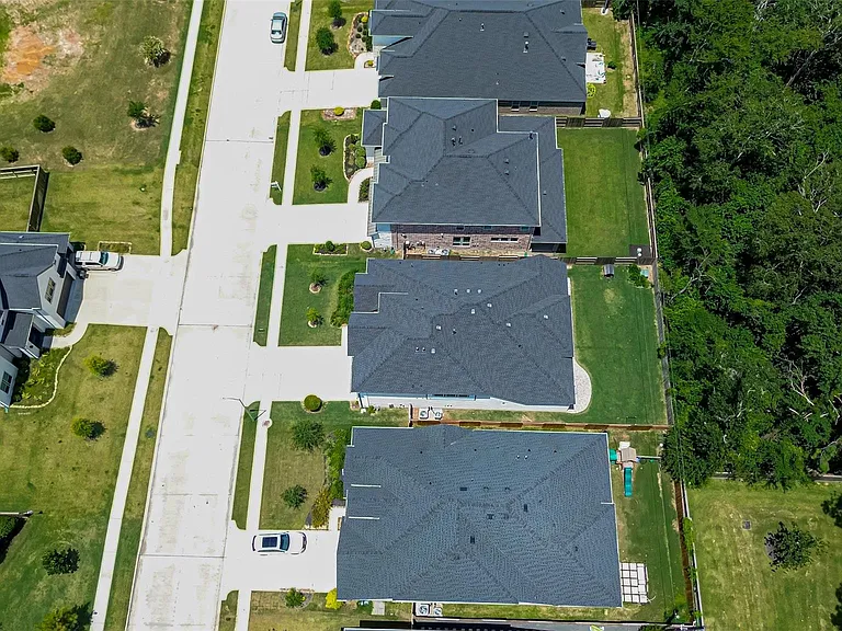 9722 Dani Lake Dr — Photo 45