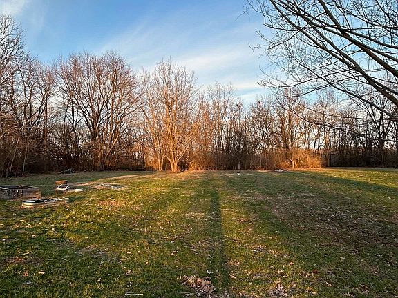 5th image of 180 Etherton Ln