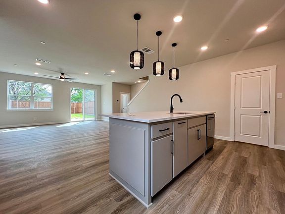 7th image of this home