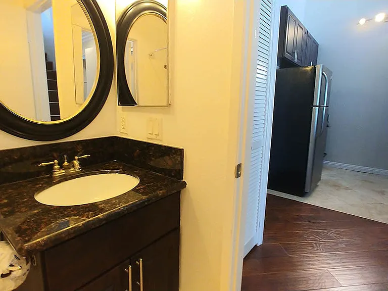 Villa De Adel Apts — Photo 156
