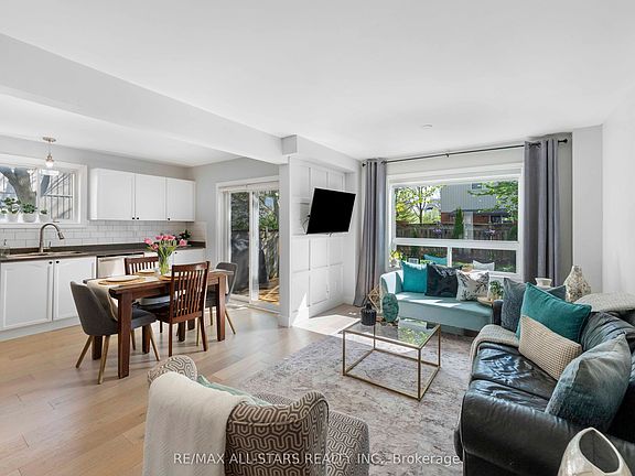 3rd image of 58 Margaret Graham Cres