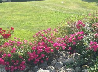 1050 Main Rd, Westport, MA 02790