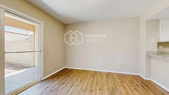 441 E Taro Ln — Photo 11