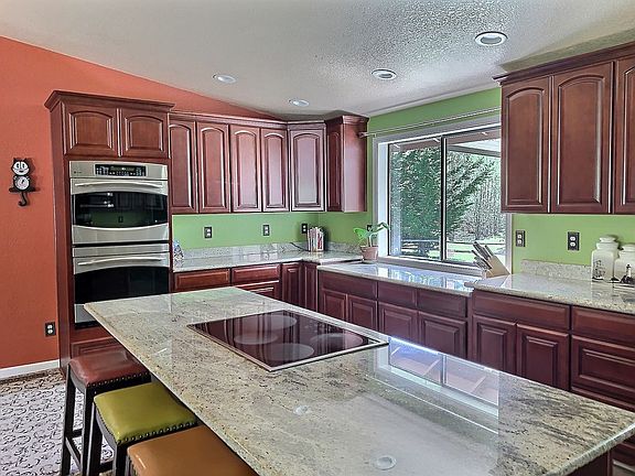 5th image of 1931 53rd Way NE