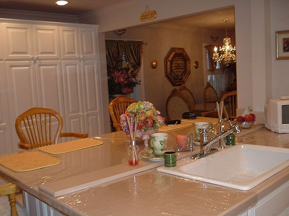 kitchen island w/pantry