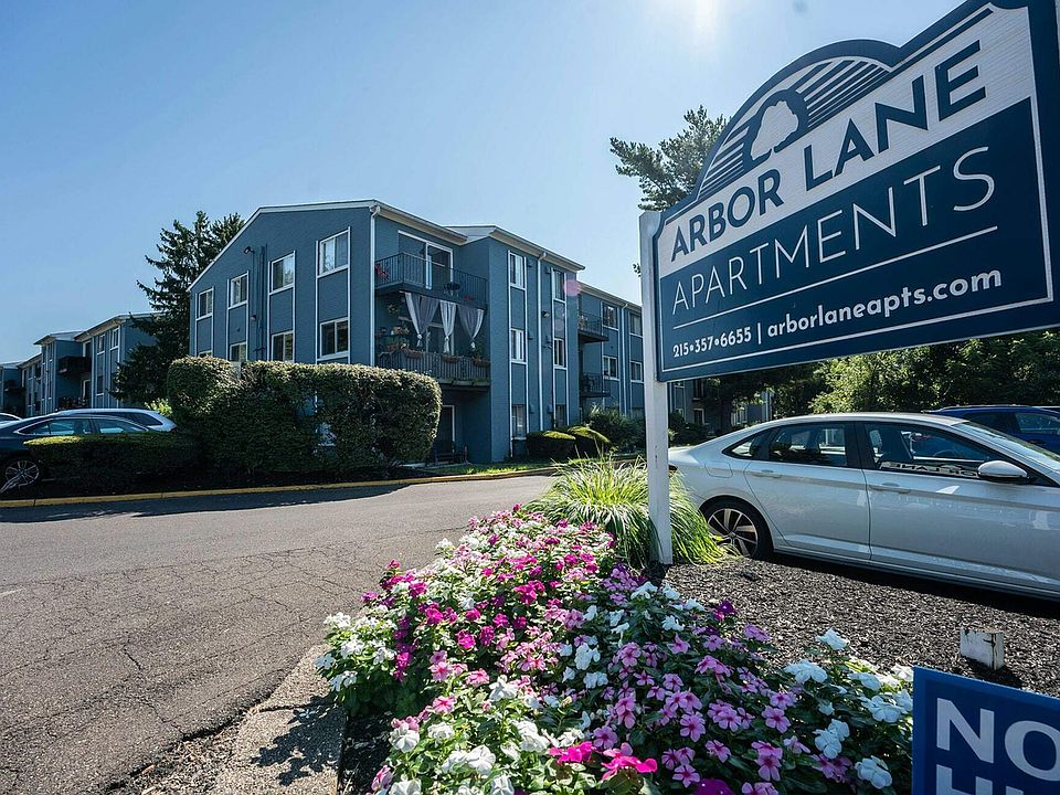 Arbor Lane Entrance