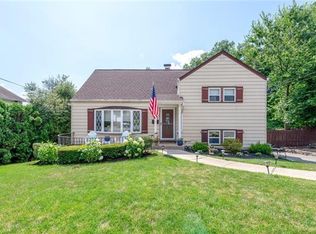 255 Pembrook Dr, Yonkers, NY 10710