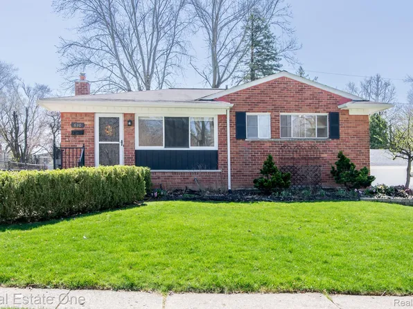 630 Knight St, Milford, MI 48381