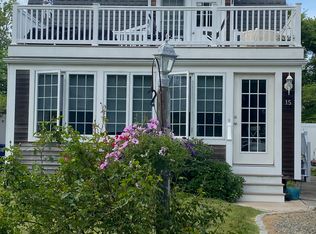 15 Baltimore Ave, Narragansett, RI 02882