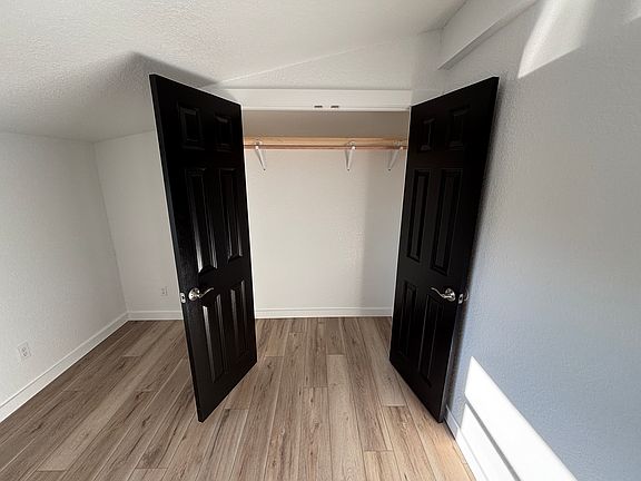 4th image of 150 S Nekoma Ave #D