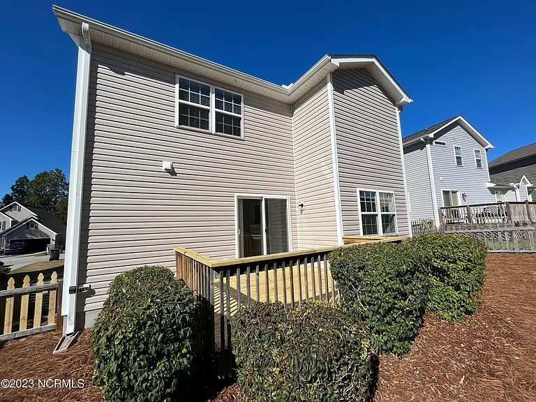 117 Lightwater Dr — Photo 17