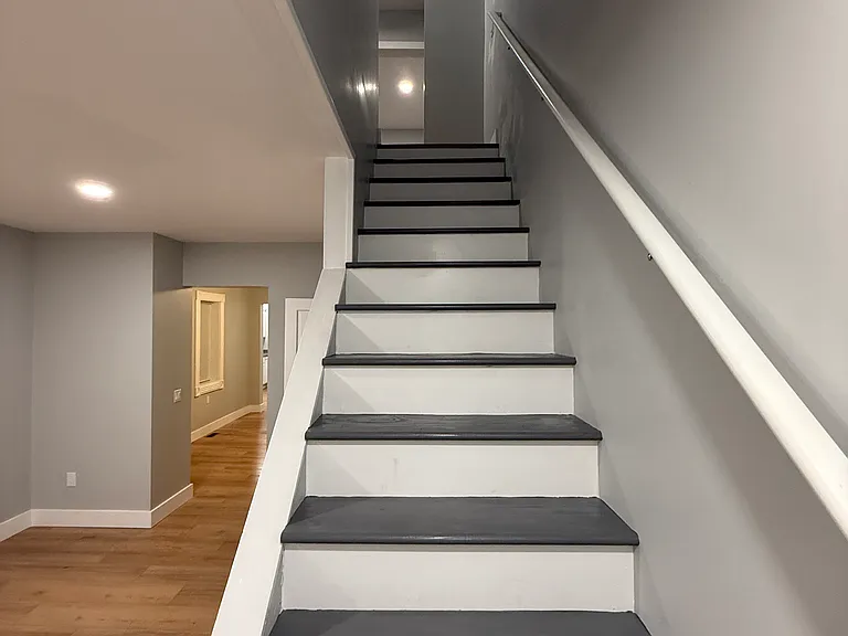 23 E Washington Ave — Photo 17