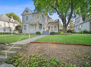1107 E Monroe St, Bloomington, IL 61701