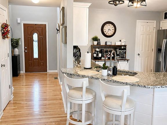 5th image of 62 Spyglass Dr