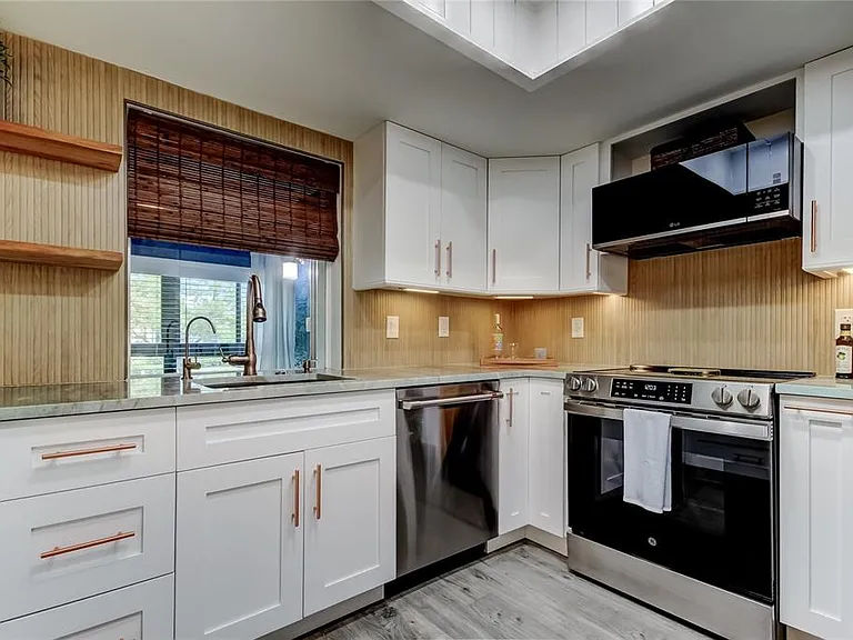 2673 Sabal Springs Cir #201 — Photo 20
