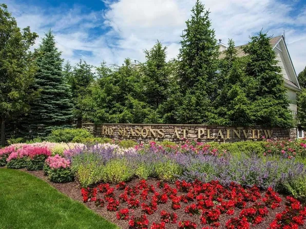 130 Autumn Drive #130, Plainview, NY 11803