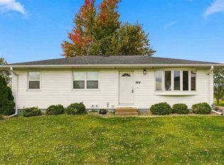 824 29th St NW, Cedar Rapids, IA 52405