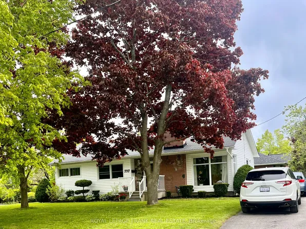 797 Valleyview Dr, Peterborough, ON K9J 6P9