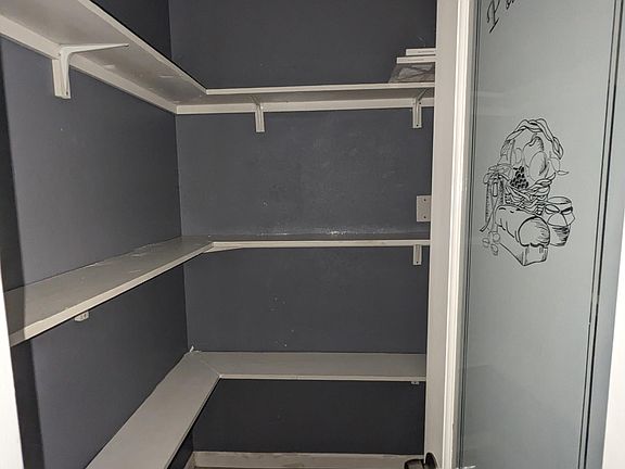 5th image of 3422 Avoca Dr