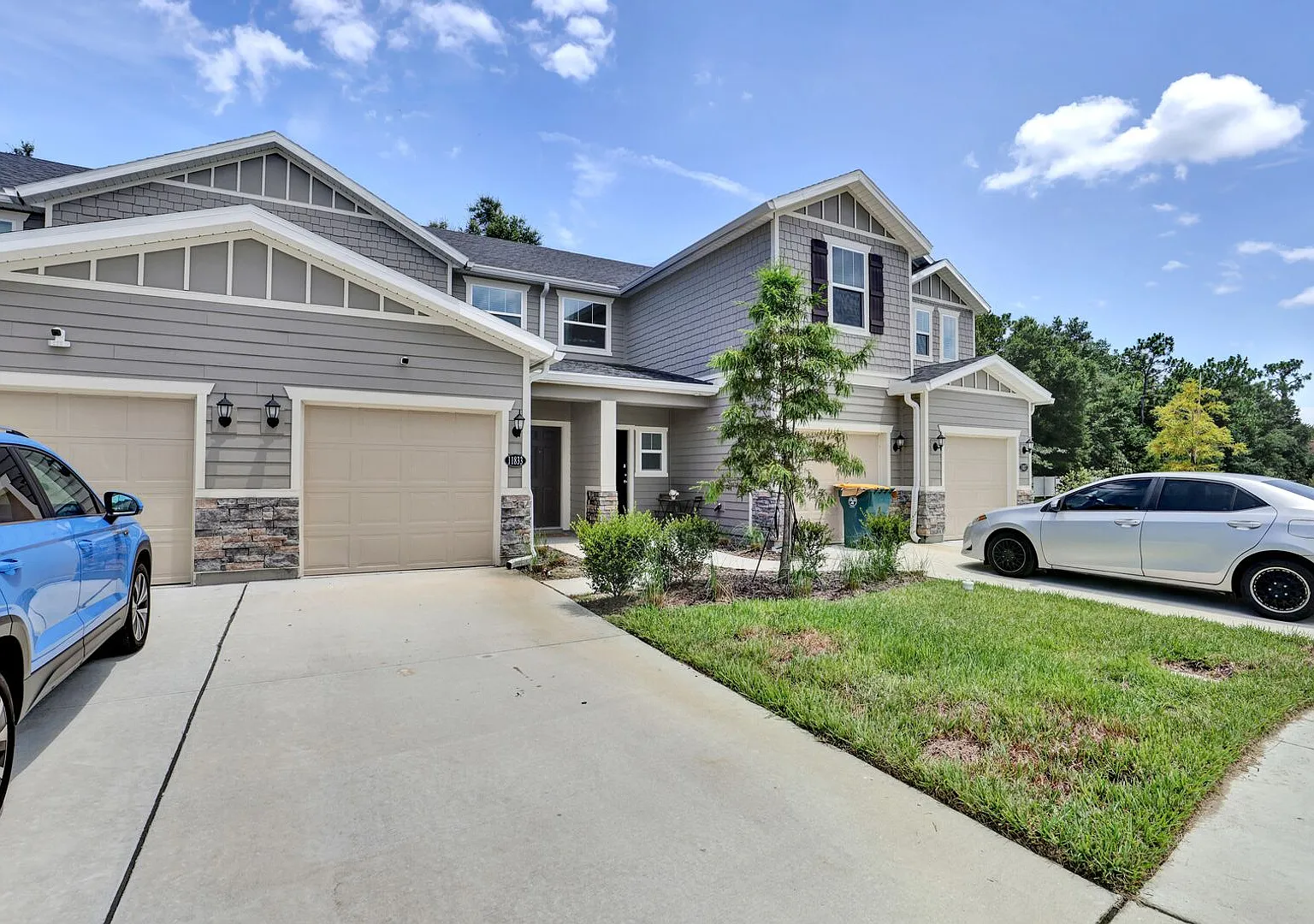 Like new 2 bedroom/ 2.5 bathroom townhome in Mandarin! — Photo 1
