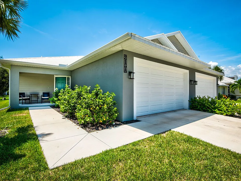 215 Lewis Cir #111