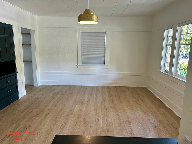35 Poplar Ave — Photo 12