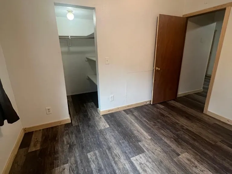 2507 Cedar St — Photo 3