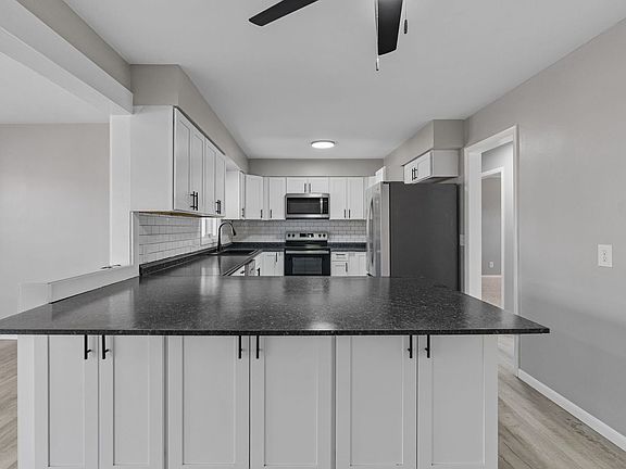 3rd image of 310 Hillcrest Dr
