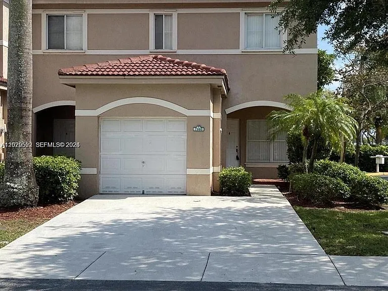 7980 S Southwood Cir #0 — Photo 1