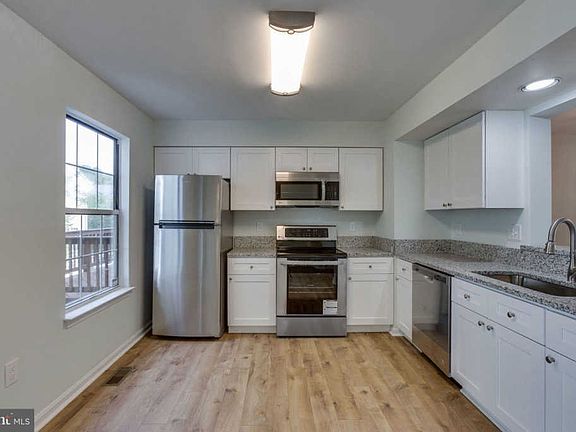 3rd image of 5808 Belcher Farm Dr