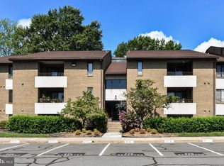 517 Florida Ave APT T2, Herndon, VA 20170