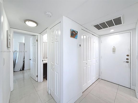 4th image of 2751 Taft St APT 304