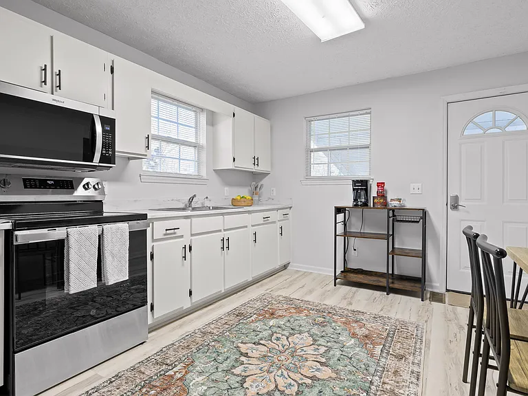 800 Poindexter Ave — Photo 7