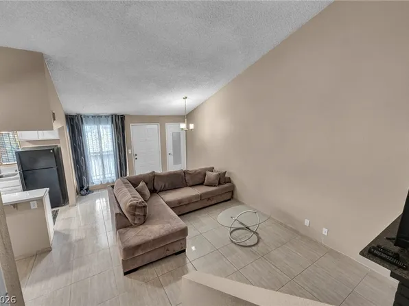 2460 Old Forge Ln APT 48, Las Vegas, NV 89121